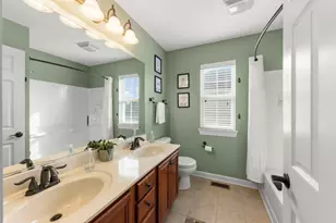 621 Western Dr, North Aurora, IL 60542 - Photo 24