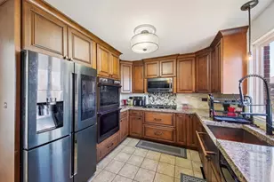 19328 Woodfield Ct, Tinley Park, IL 60487 - Photo 10