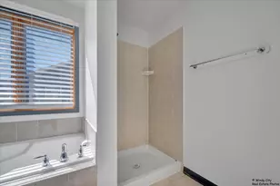 570 Larium Ln, Crystal Lake, IL 60012 - Photo 20