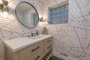 2921 N Seeley Ave, Chicago, IL 60618 - Photo 10