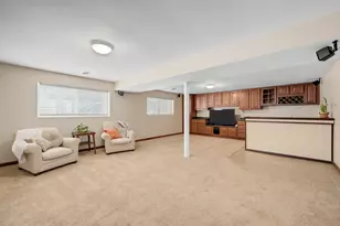 6921 Martin Dr, Woodridge, IL 60517 - Photo 18