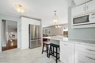 6921 Martin Dr, Woodridge, IL 60517 - Photo 8