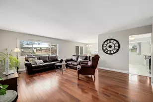 6921 Martin Dr, Woodridge, IL 60517 - Photo 10