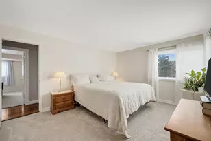 6921 Martin Dr, Woodridge, IL 60517 - Photo 14