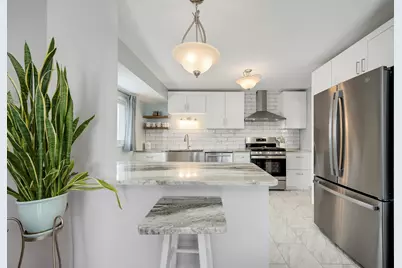 6921 Martin Drive, Woodridge, IL 60517 - Photo 6