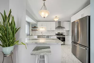 6921 Martin Dr, Woodridge, IL 60517 - Photo 6