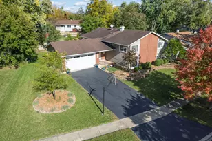 6921 Martin Dr, Woodridge, IL 60517 - Photo 1