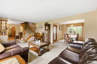 1735 Larson Ln, Roselle, IL 60172 - Photo 8