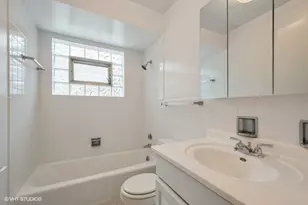 1322 W Lunt Ave, Chicago, IL 60626 - Photo 10