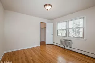 1322 W Lunt Ave, Chicago, IL 60626 - Photo 2