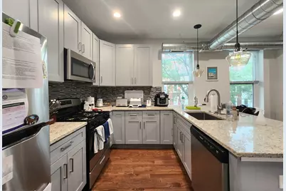 1444 W Erie Street #3C, Chicago, IL 60642 - Photo 2