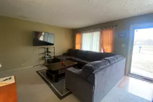 813 Oakley Ave, Streator, IL 61364 - Photo 4