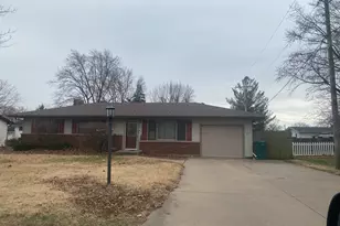 813 Oakley Ave, Streator, IL 61364 - Photo 2