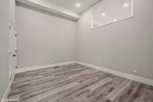 639 W 18th St, Chicago, IL 60616 - Photo 6