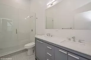 639 W 18th St, Chicago, IL 60616 - Photo 10