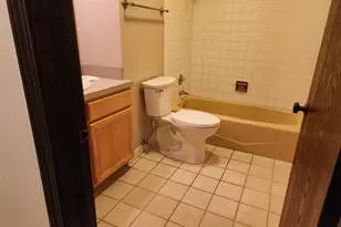 9242 Gross Point Rd, Skokie, IL 60077 - Photo 6