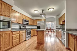 13537 Latrobe Ave, Crestwood, IL 60418 - Photo 8