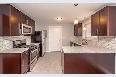 6805 N Ridge Boulevard #104, Chicago, IL 60645 - Photo 4