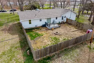 2107 Cedar Ave, Salem, IL 62881 - Photo 4