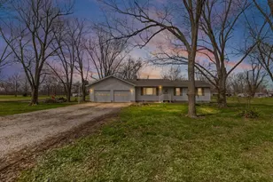 2107 Cedar Ave, Salem, IL 62881 - Photo 30