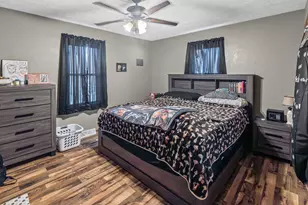 2107 Cedar Ave, Salem, IL 62881 - Photo 22