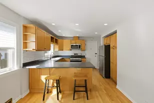 556 Barton Ave, Evanston, IL 60202 - Photo 8