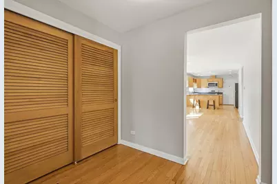 556 Barton Avenue #1, Evanston, IL 60202 - Photo 4