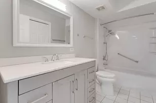 7091 W Touhy Ave, Niles, IL 60714 - Photo 14