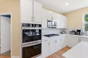 829 Lindsey Ln, Bolingbrook, IL 60440 - Photo 20