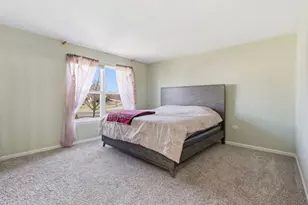 829 Lindsey Ln, Bolingbrook, IL 60440 - Photo 32