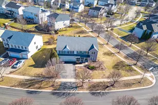 829 Lindsey Ln, Bolingbrook, IL 60440 - Photo 4
