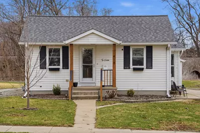 418 E Wall Street, Morrison, IL 61270 - Photo 1