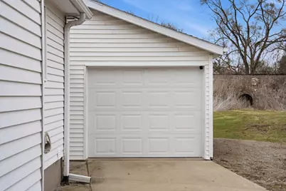418 E Wall Street, Morrison, IL 61270 - Photo 6