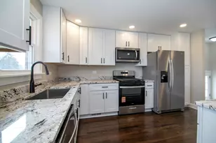 8356 Sayre Ave, Burbank, IL 60459 - Photo 4