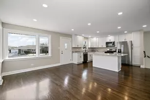 8356 Sayre Ave, Burbank, IL 60459 - Photo 2