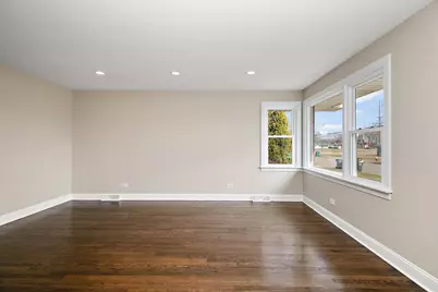 8356 Sayre Avenue, Burbank, IL 60459 - Photo 10