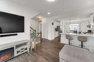 3S528 Cambridge Ct, Warrenville, IL 60555 - Photo 4