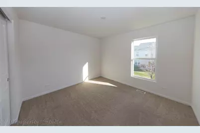 636 Hawley Drive, Oswego, IL 60543 - Photo 8