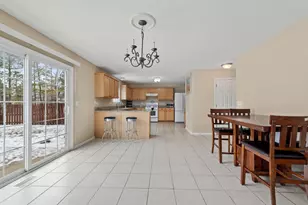 1110 Walker Ct, Antioch, IL 60002 - Photo 4