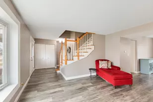 1015 Confederation Dr, Bartlett, IL 60103 - Photo 10