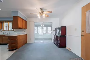 402 S Blair Dr, Normal, IL 61761 - Photo 8