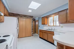 402 S Blair Dr, Normal, IL 61761 - Photo 10