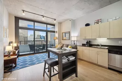 235 W Van Buren Street #3421, Chicago, IL 60607 - Photo 2