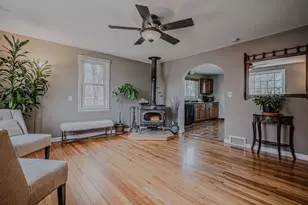 2212 Ravine Dr, Zion, IL 60099 - Photo 10