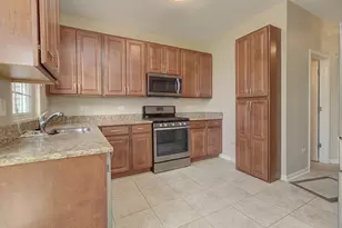 566 Pinebrook Dr, Bolingbrook, IL 60490 - Photo 6