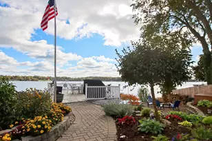 3704 W Lake Shore Dr, Wonder Lake, IL 60097 - Photo 4