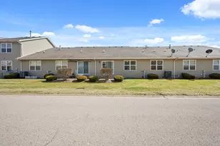 1193 Rose Dr, Sycamore, IL 60178 - Photo 4