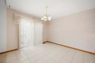 1193 Rose Dr, Sycamore, IL 60178 - Photo 10