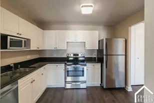 70 W Huron St, Chicago, IL 60654 - Photo 8