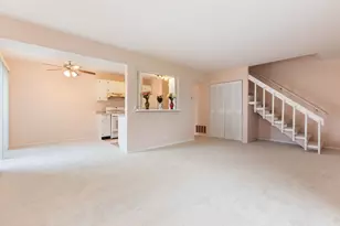 236 N Waterford Dr, Schaumburg, IL 60194 - Photo 8